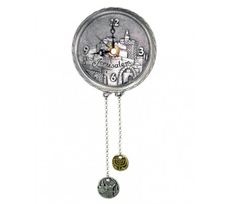 Round hanging clock